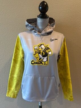 NIKE Oregon Ducks "Stomp Out Cancer" XL Youth Hoodie - fit's Women XS